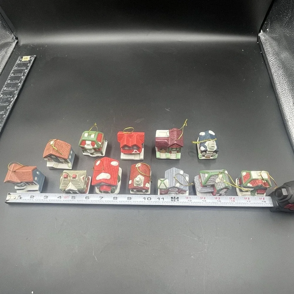 12 pc‎ Vtg 1992 Winter Town Village Set Of Ceramic Christmas Ornaments 2.5